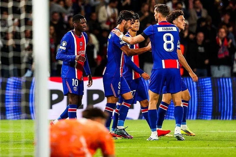 PSG sẽ có chiến thắng tưng bừng trên sân của Brest